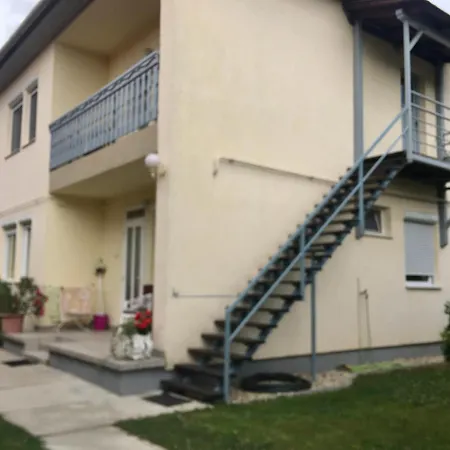 Szalmaház * Balatonlelle