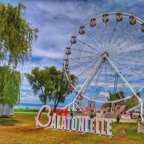 Szalmaház Balatonlelle